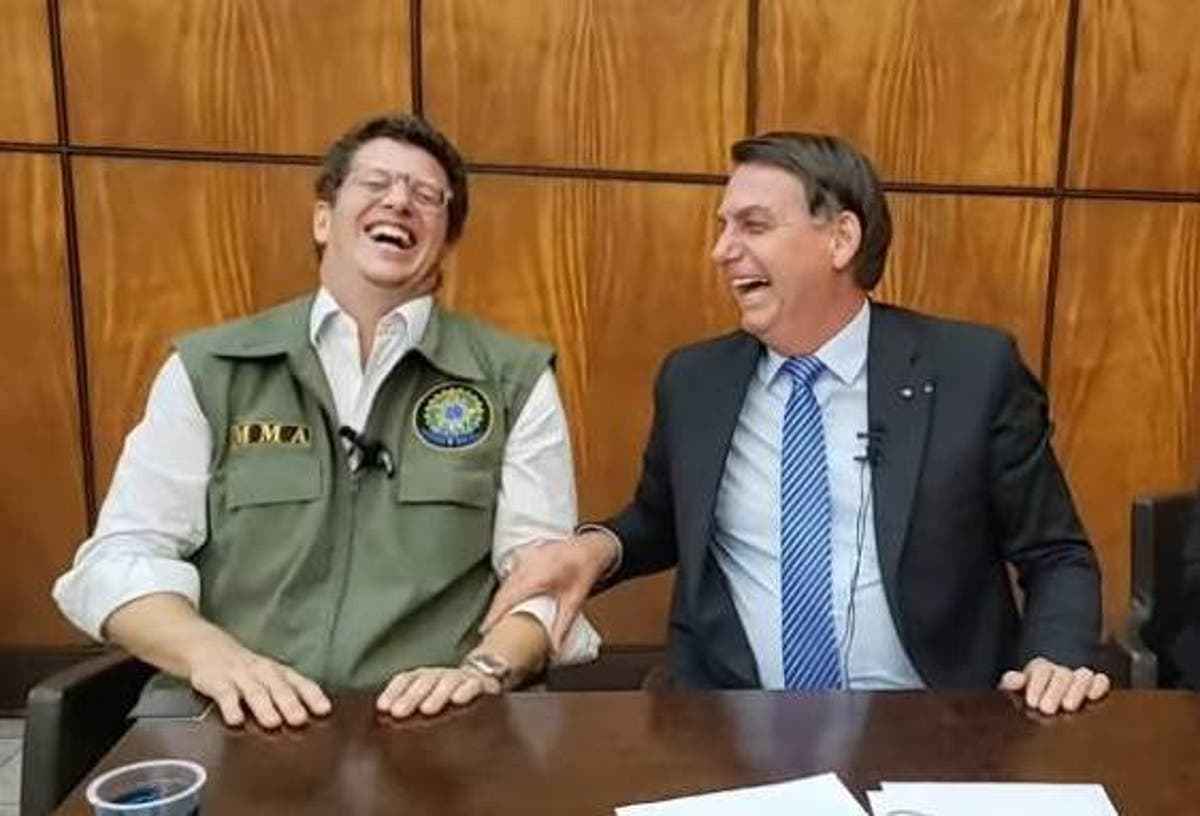 Um dia antes da demissão, Bolsonaro elogiou Salles: 'Não é fácil' - Redes Sociais/Reprodução