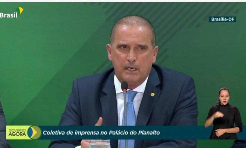 Onyx elogia o presidente: 'Bolsonaro é diferente, bota o joelho no chão' - Tv Brasil/Reprodução