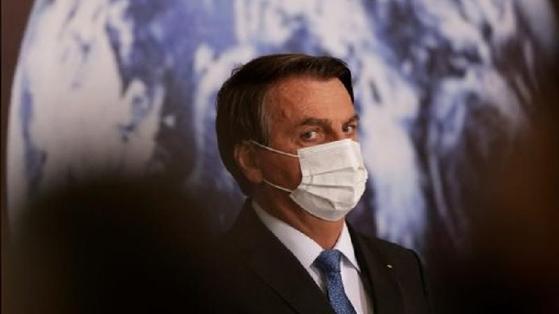 Bolsonaro pode ser julgado em Haia por gestão da pandemia? - Reuters