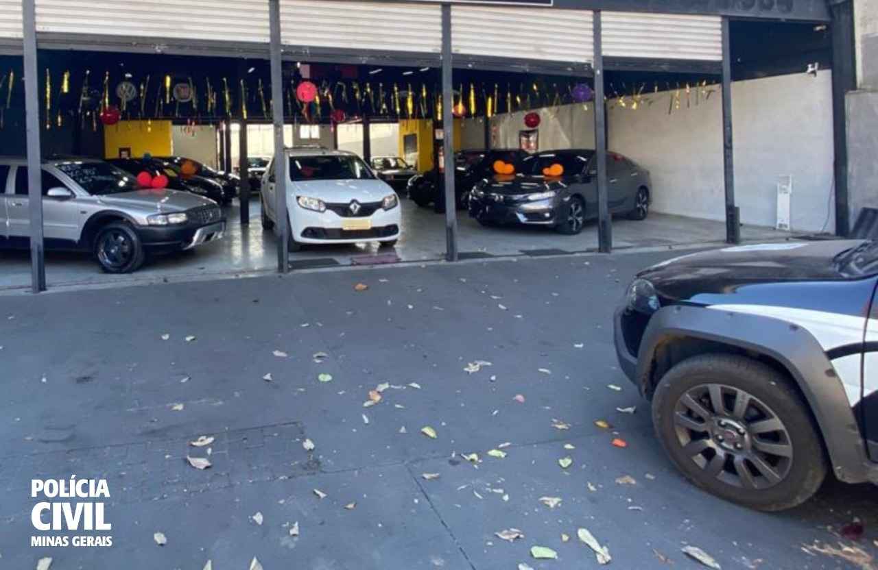 Dupla é presa em BH por suspeita de golpe na compra e venda de veículos - Polícia Civil/Divulgação