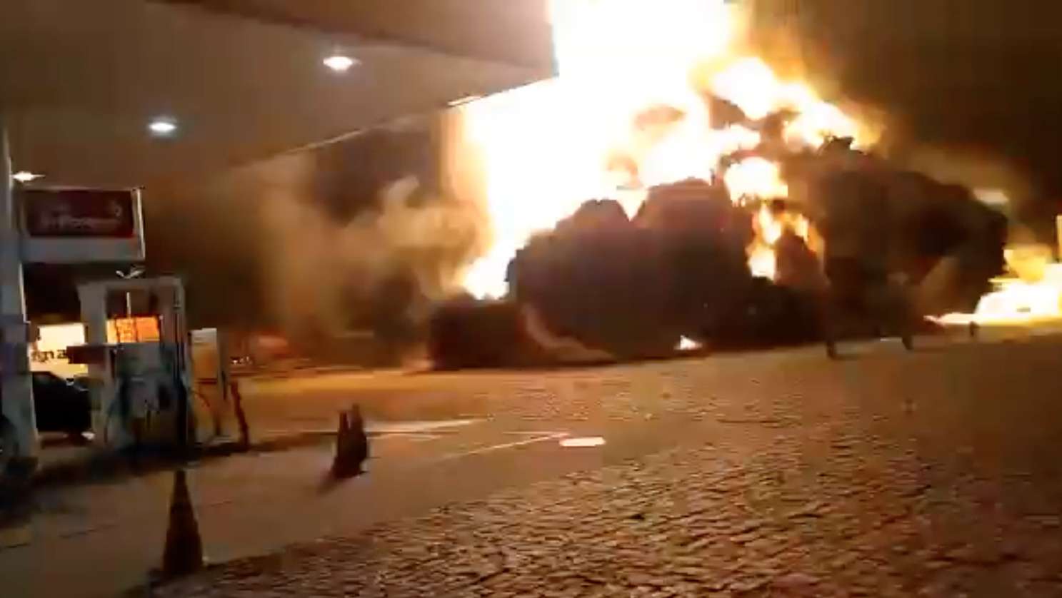 Caminhão de combustível explode no interior de São Paulo; veja - Reprodução da internet
