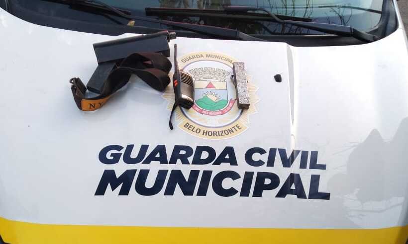 Submetralhadora caseira é encontrada dentro de escola de BH - Divulgação/Guarda Civil de BH