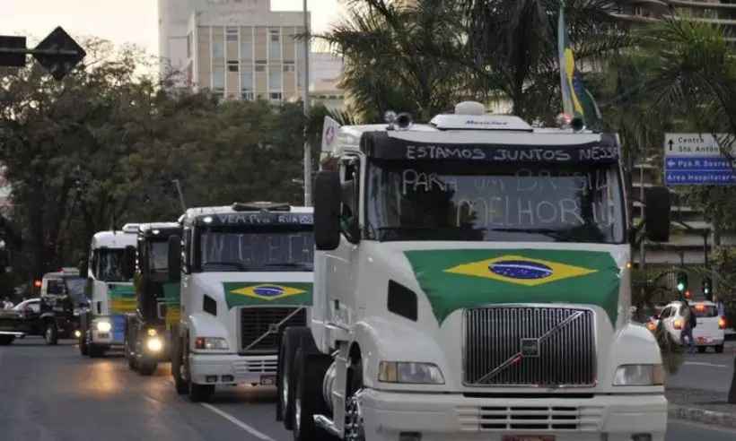 Alta do diesel surpreende caminhoneiros, e greve ganha força - Juarez Rodrigues/EM/D.A Press