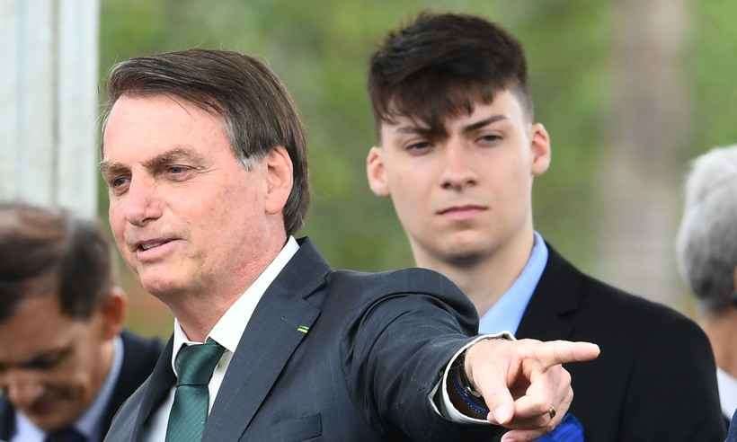 Ministro diz que recebeu filho de Bolsonaro em seu gabinete: 'Saiu calado' - Evaristo Sá/AFP