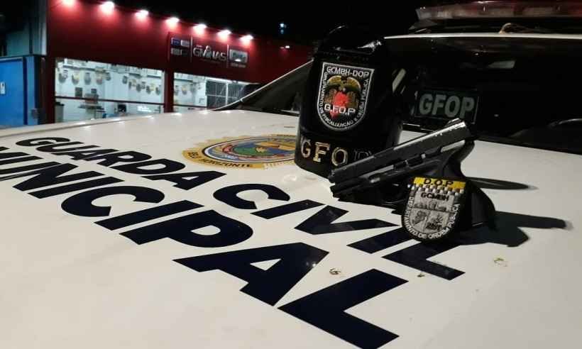 Homem é preso em flagrante após usar réplica de pistola em assalto, em BH - Guarda Civil Municipal/Divulgação