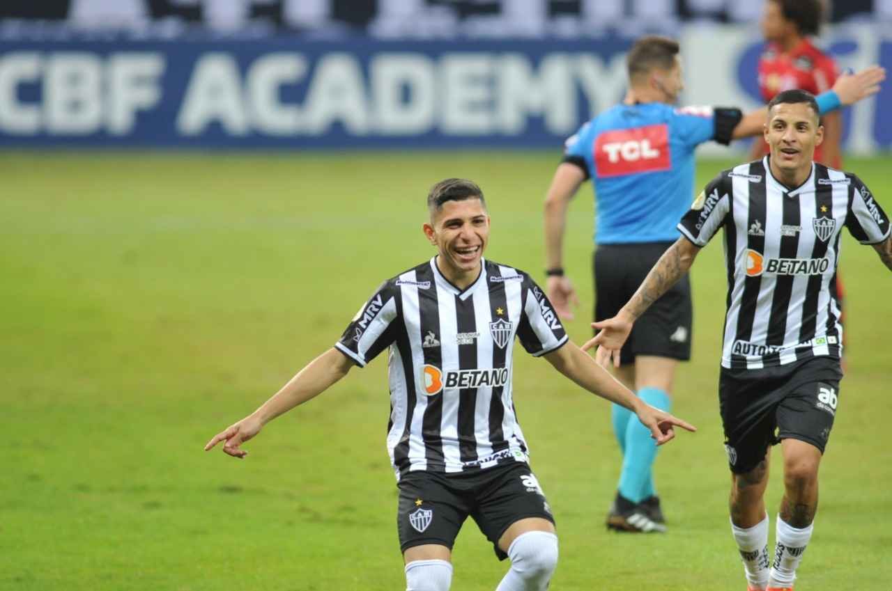 Galo despacha o 'freguês' Flamengo e cola nos líderes - Alexandre Guzanshe/EM/D. A Press