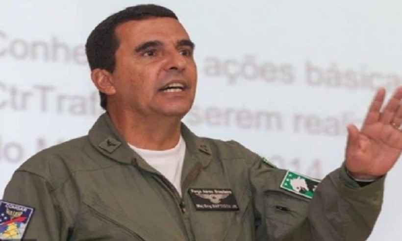 Comandante da Aeronáutica avisa Aziz: 'Não enviaremos 50 notas' - Bruno Batista/FAB
