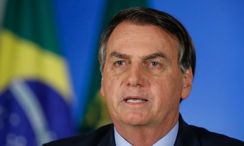 Jair Bolsonaro, o verdugo 'cagão', continua 1000% mudo sobre prevaricação - Isác Nóbrega/PR