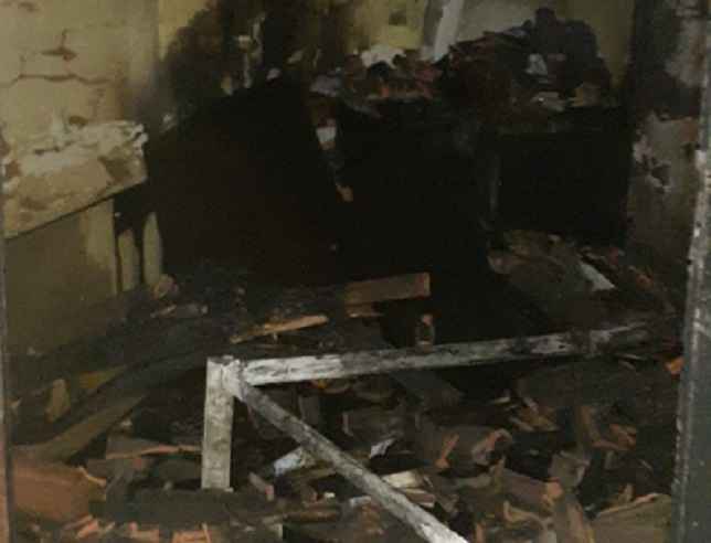 Criança que brincava com fósforo provoca incêndio e deixa casa destruída - CBMMG