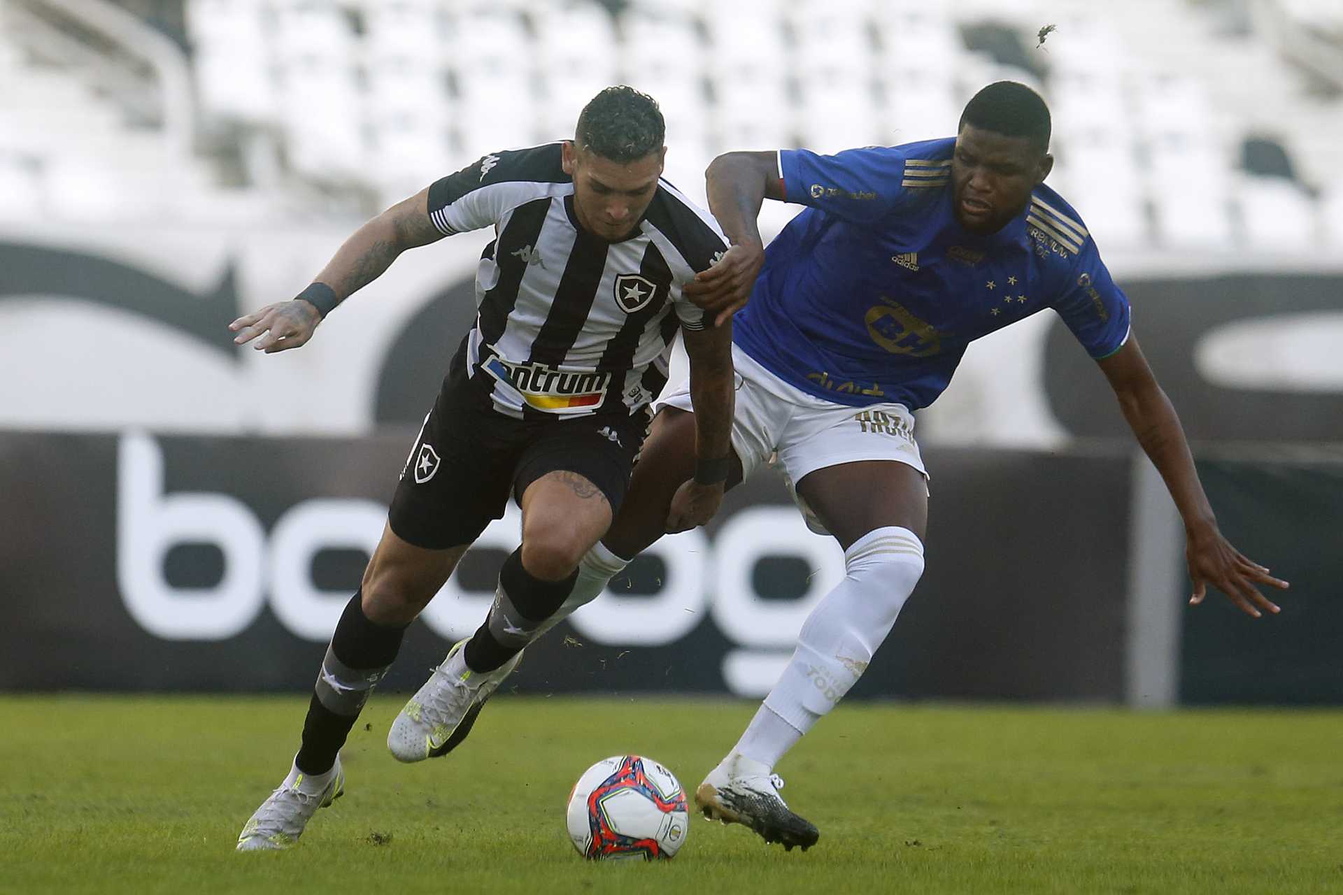 Cruzeiro 3 x 3 Botafogo, em resultado ruim para os dois - Vítor Silva/Botafogo