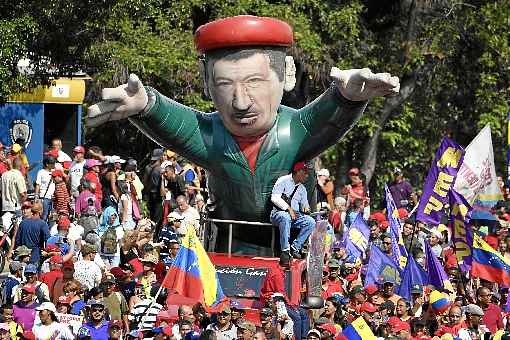 Chavismo usa apoio popular para mudar lei eleitoral na Venezuela