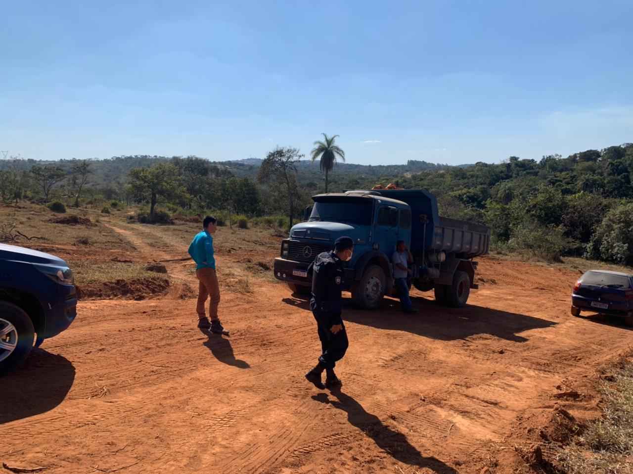 Autuado loteamento clandestino próximo a represa em Contagem - Prefeitura de Contagem/Divulgação
