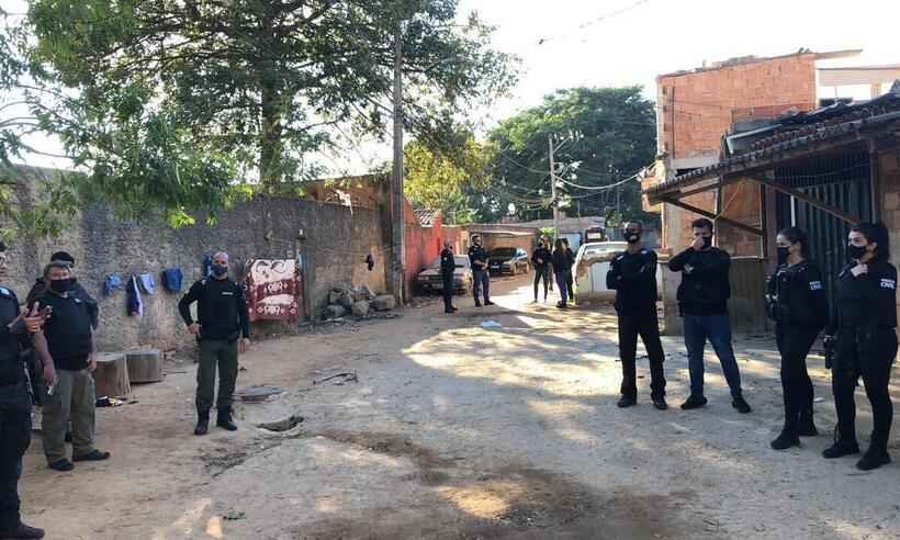 Polícia prende traficante em operação no aglomerado Bimbarra, em BH - PCMG/Divulgação