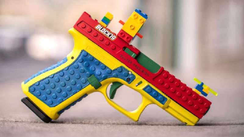 Arma de verdade com visual de Lego causa polêmica nos EUA - Instagram/Culper Precision