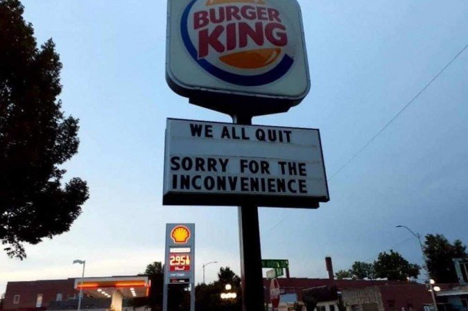 'Pedimos demissão': viraliza pedido de dispensa coletivo do Burger King - Rachel Flores/ reprodução