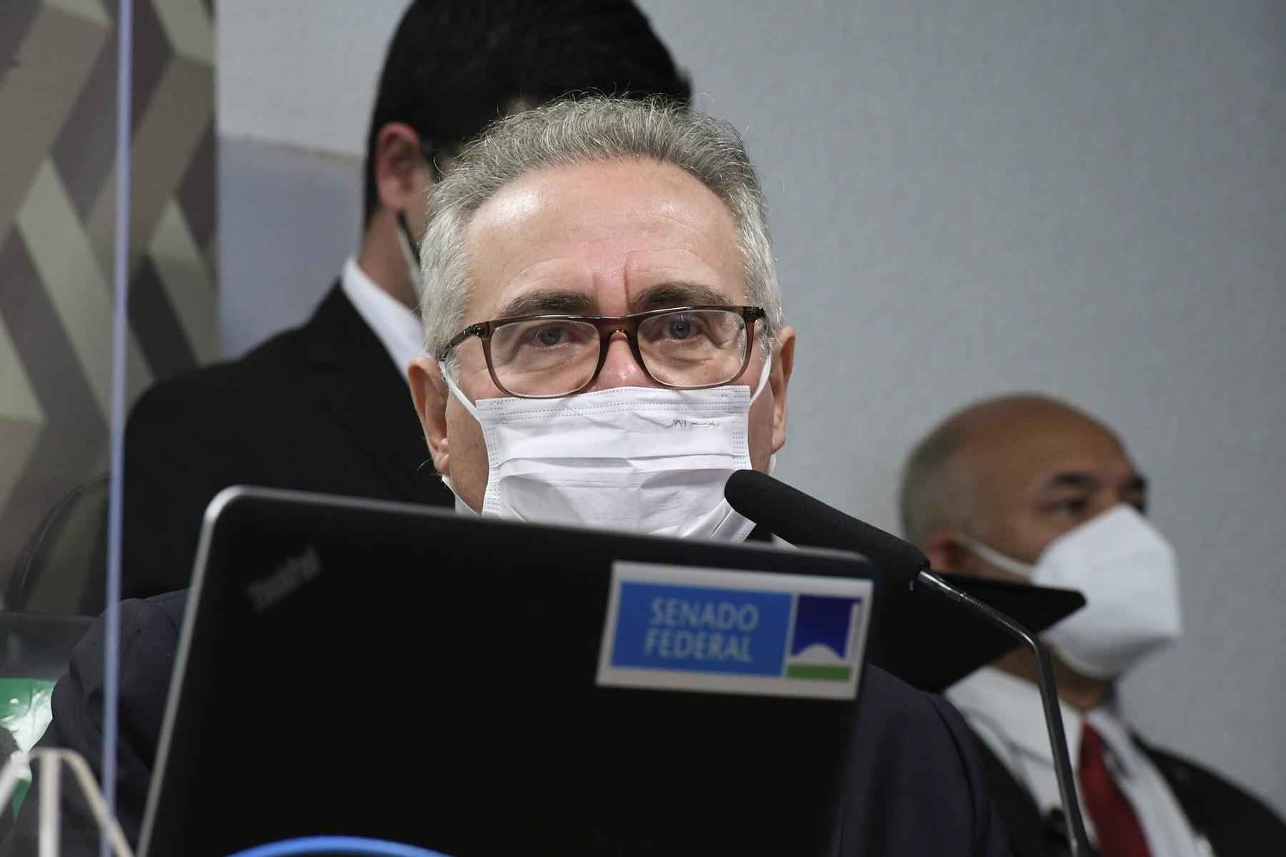 Flávio diz que Renan persegue Bolsonaro e relator responde: 'Me erra' - Edilson Rodrigues/Agência Senado