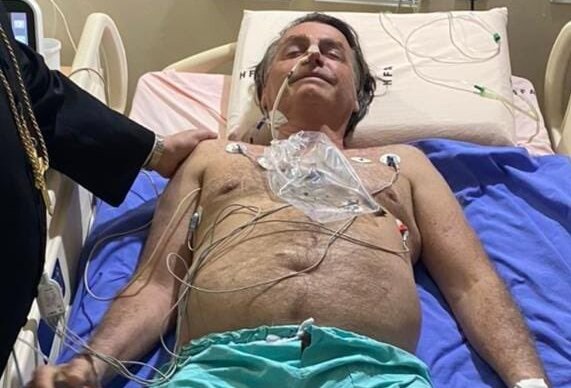 Bolsonaro 'segue evoluindo de forma satisfatória', diz boletim médico - TWITTER/REPRODUÇÃO