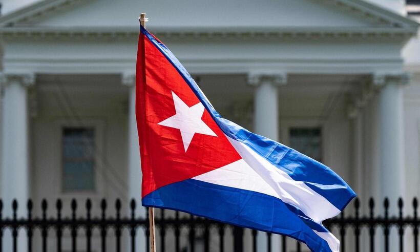 Cuba tenta sair da crise e driblar embargo imposto pelos Estados Unidos - AFP / JIM WATSON