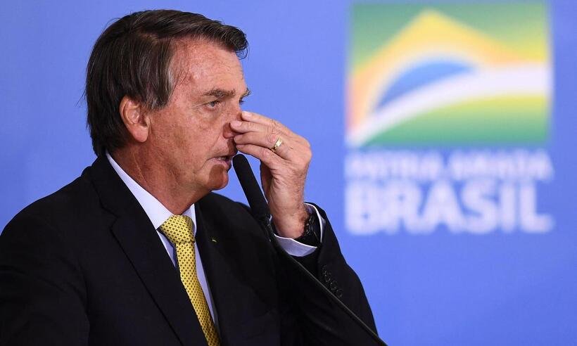 Sem provas, Bolsonaro põe urnas em xeque: 'Só Deus me tira daquela cadeira' - AFP / EVARISTO SA