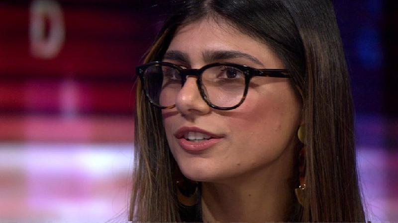 Quem é Mia Khalifa, ex-atriz pornô citada na CPI que 'se ofereceu' para ajudar o Brasil - BBC