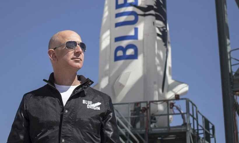 Jeff Bezos, Dono da Amazon, pronto para viagem espacial - BLUE ORIGIN / AFP