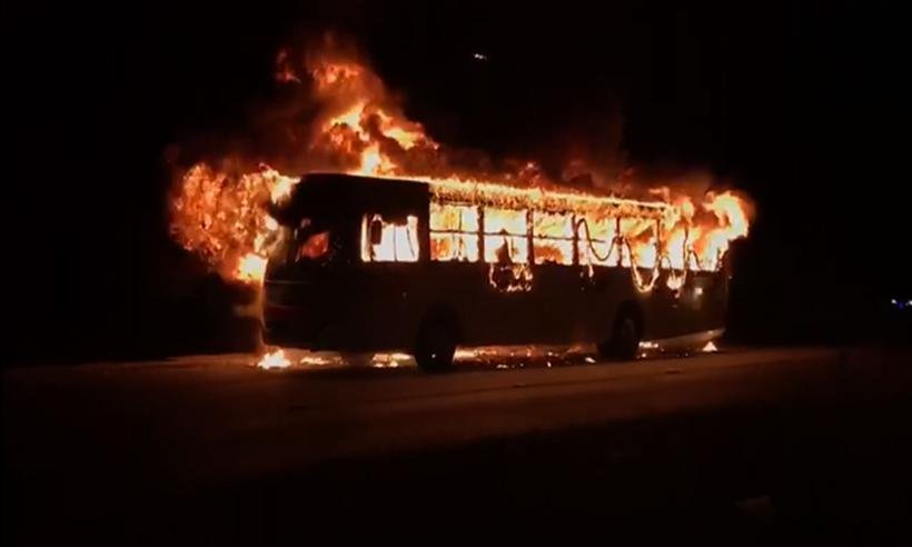 Dois ônibus são incendiados em Conceição das Alagoas - Reprodução/Redes sociais