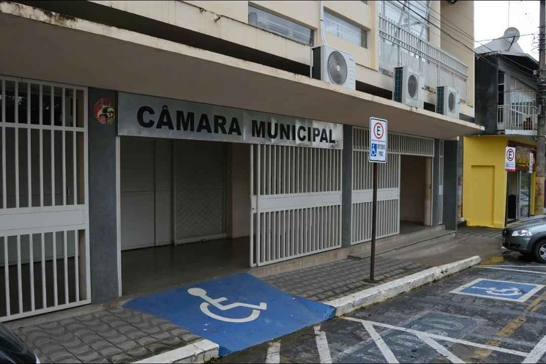 Câmara de Formiga suspende atendimento presencial após caso de COVID - Assessoria de comunicação da câmara de Formiga