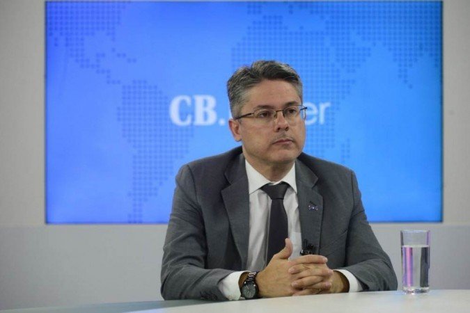 Senador aciona STF para que cobre de Bolsonaro provas de fraude eleitoral - Marcelo Ferreira