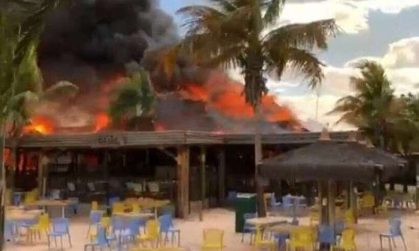 Incêndio atinge parque aquático Hot Park, em Rio Quente; veja vídeo  - Redes sociais