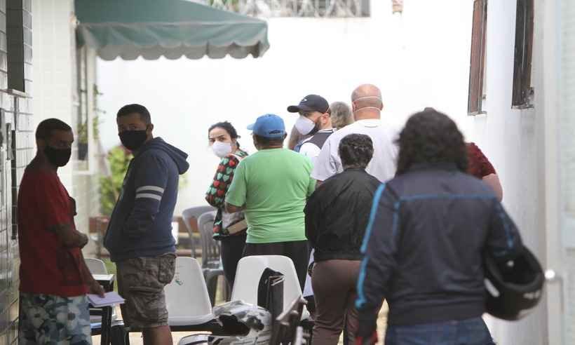 Vacinação em BH: pessoas de 38 anos recebem a primeira dose nesta sexta - Edesio Ferreira/EM/D.A Press