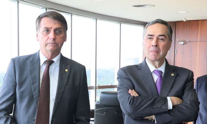 Bolsonaro defende voto impresso e ataca Barroso: 'Desculpa esfarrapada' - Redes Sociais/Reprodução