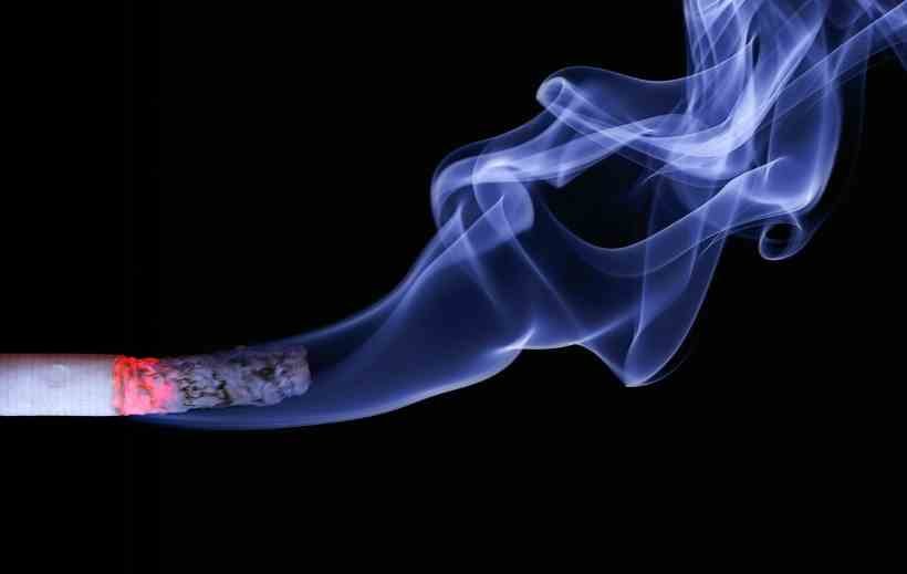 Cigarro caído em sofá provoca incêndio em casa e mulher morre em BH - Imagem ilustrativa - Pixabay