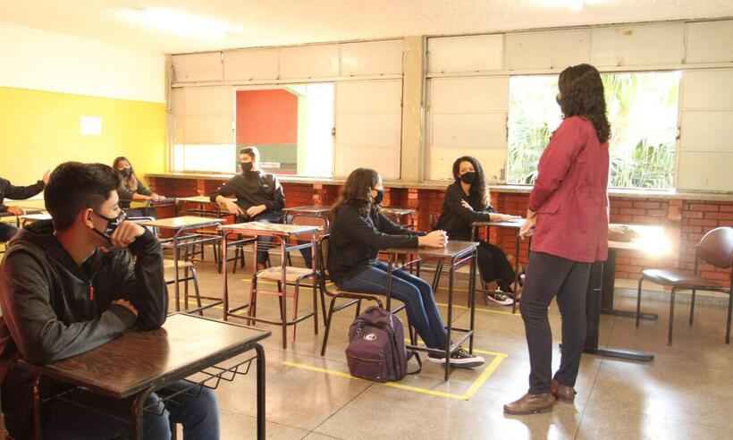 Rede estadual retoma aulas presenciais e alunos comemoram: 'Estava ansiosa' - Edesio Ferreira/EM/D.A Press