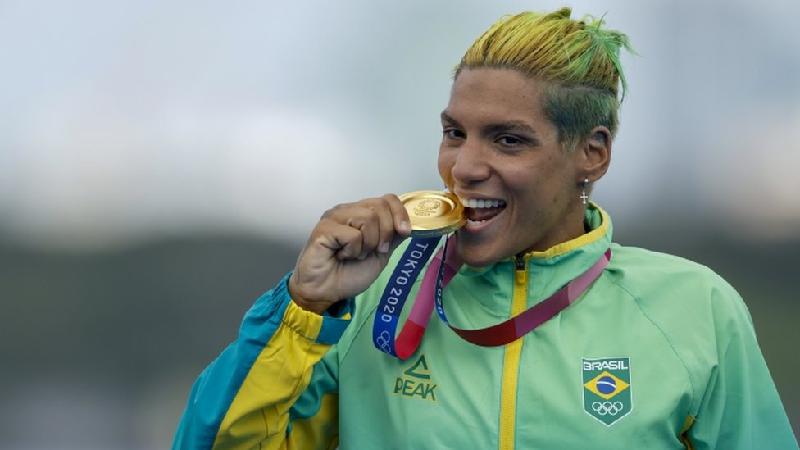 Ana Marcela ganha ouro na maratona aquática na Olimpíada de Tóquio 2021 após decepções: 'Aprendi a ser feliz' - EPA
