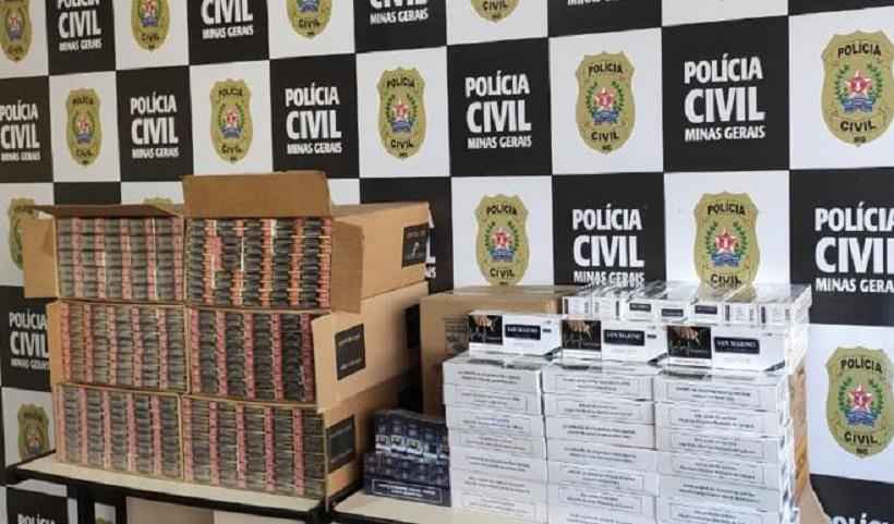 Polícia de Juiz de Fora flagra contrabando de cigarros - A maior parte dos cigarros apreendidos é de origem paraguaia, com venda proibida no Brasil