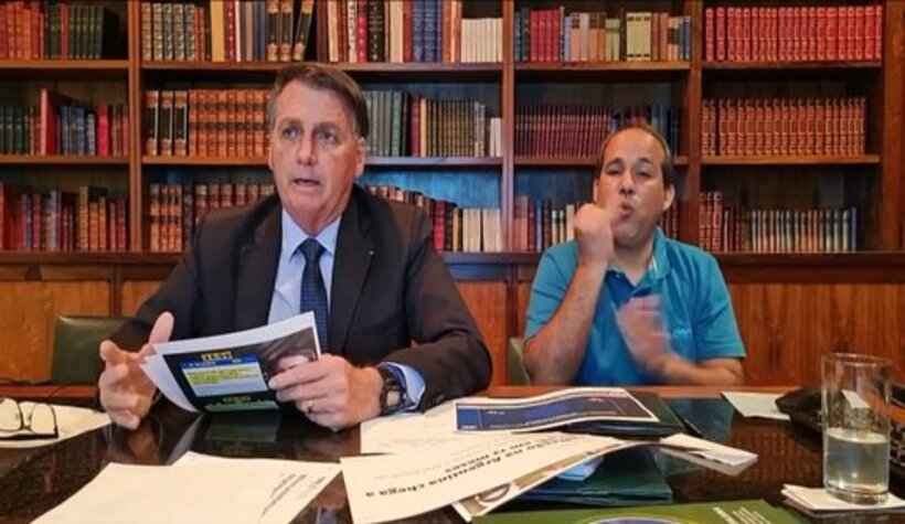 Bolsonaro diz que não será 'intimidado' por inquérito das fake news - Reprodução
