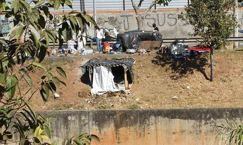 Plano para ajudar moradores de rua no frio é prorrogado em BH - Edésio Ferreira/EM/DA Press