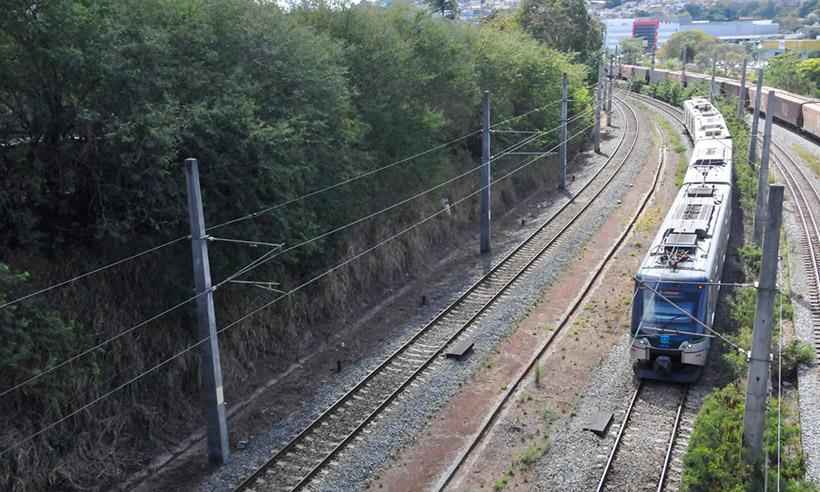 Homem morre atropelado por trem em BH - Gladyston Rodrigues/EM/DA Press