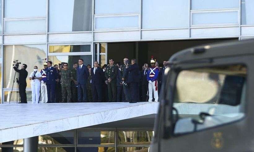 Bolsonaro leva 7x1 da Democracia, e só não foi mais porque o dia acabou - Marcelo Camargo/Agência Brasil