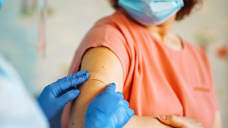 Enfermeira é suspeita de ter aplicado milhares de falsas vacinas - Getty Images