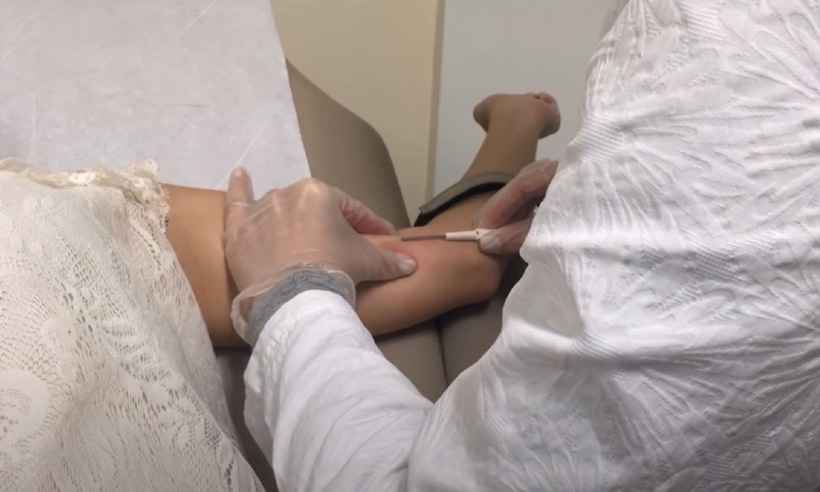 Vereador quer aplicar implante contraceptivo pela rede pública de saúde - Reprodução/Dra. Christiane Curci Régis/YouTube