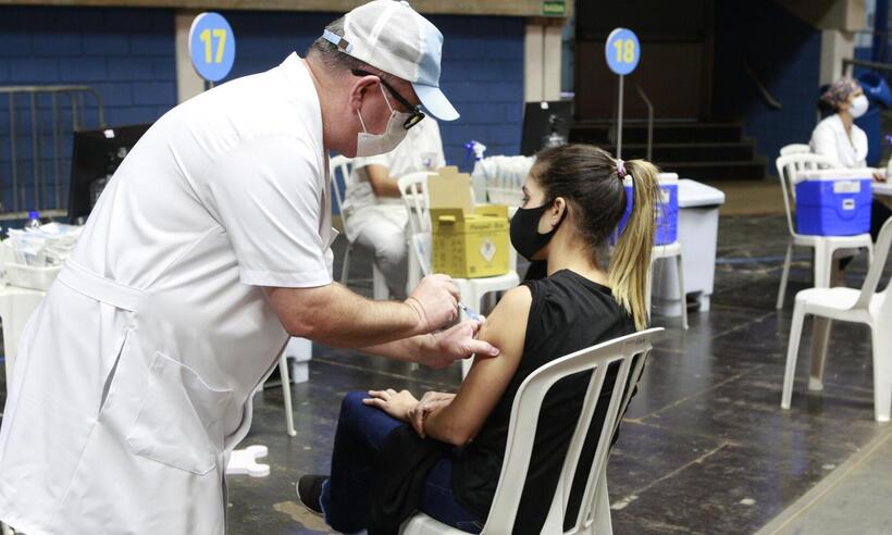 Prefeitura de Uberlândia começa a vacinar público de 28 anos na quinta (19) - Araípedes Luz/Secom-PMU/Divulgação