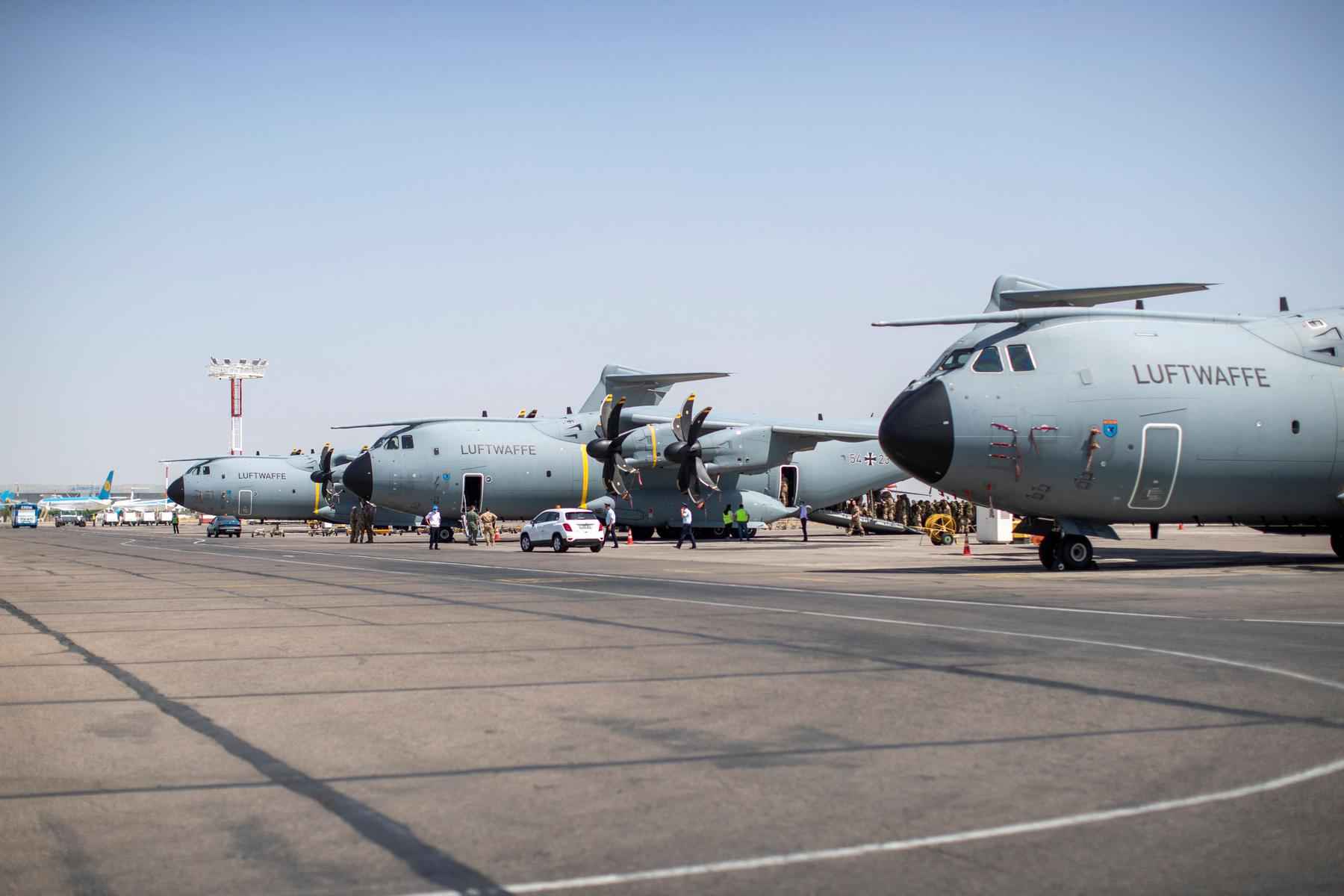 Restos humanos encontrados no trem de pouso de avião que partiu de Cabul - AFP PHOTO / HANDOUT / MARC TESSENSOHN