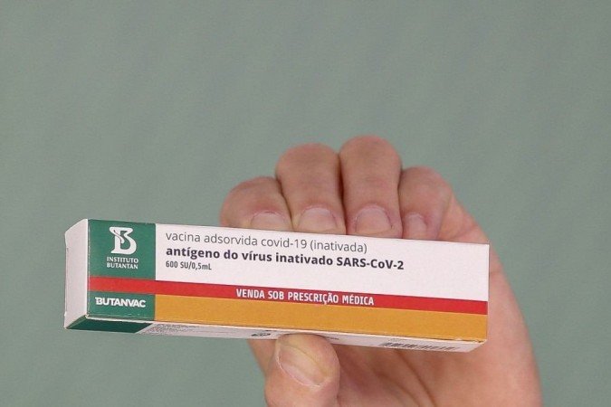 Anvisa autoriza o Butantan a usar Coronavac em lugar de placebo em testes - Miguel SCHINCARIOL/ AFP