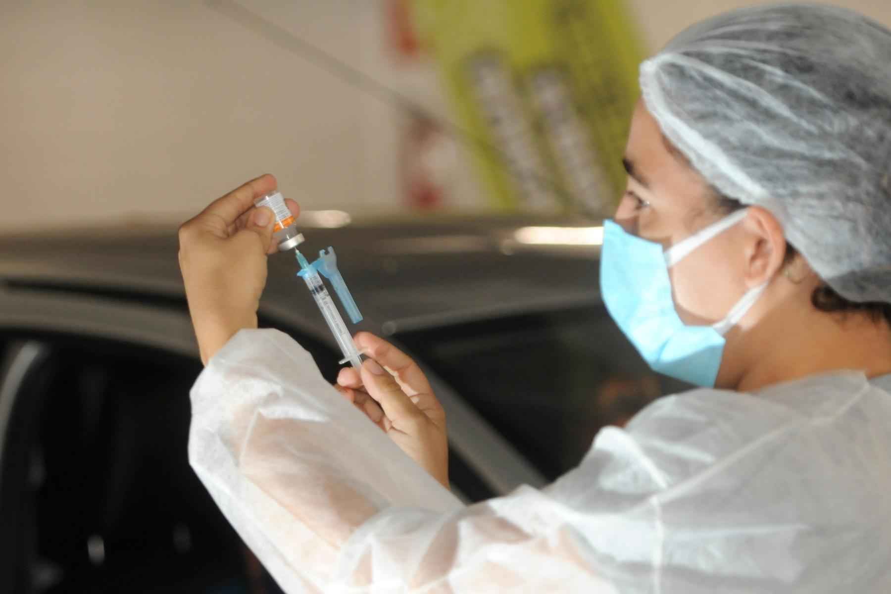BH vacina pessoas de 27 anos nesta quinta (19/8); veja os locais - Leandro Couri/EM/DA Press