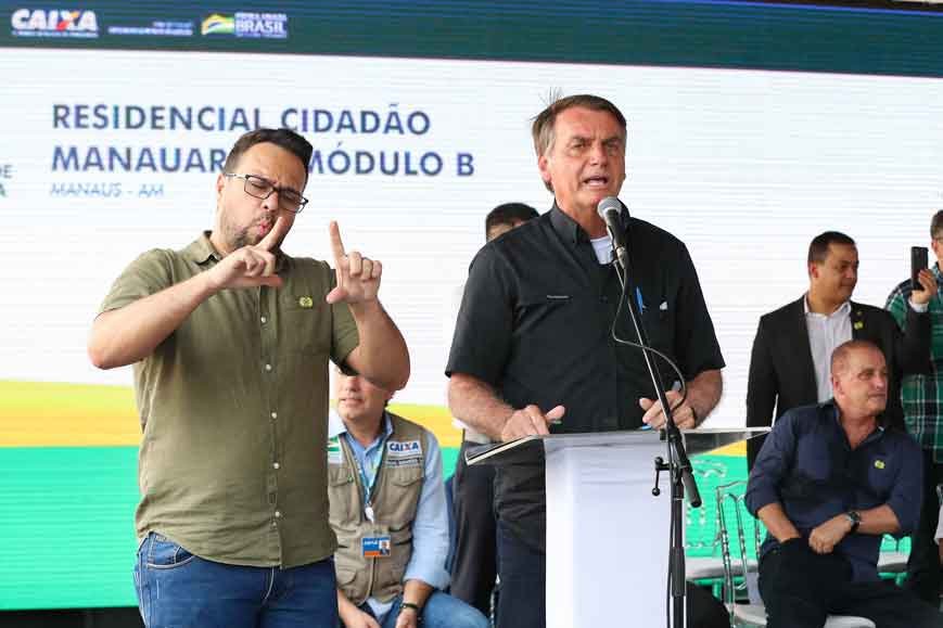 O naufrágio do presidente Bolsonaro ao resistir às mudanças históricas - ISAC NÓBREGA/PR