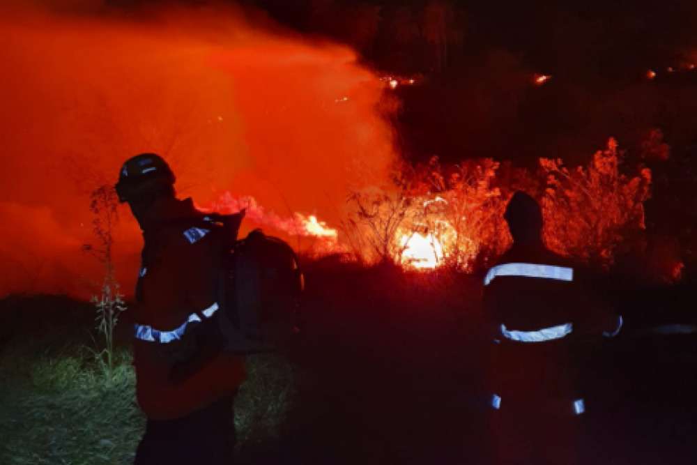 Grandes incêndios queimam área de aproximadamente 150 hectares em Araxá - Corpo de Bombeiros de Araxá / Divulgação