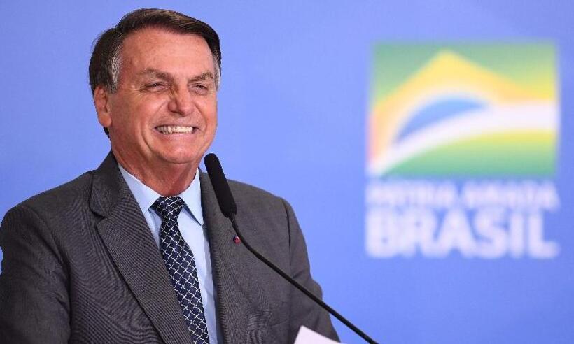 Em 18 páginas de abobrinhas, Bolsonaro pede impeachment de Moraes, do STF - EVARISTO SÁ/AFP
