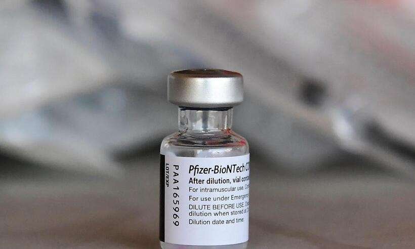 Pfizer e Eurofarma firmam acordo para produção da vacina no Brasil - Frederic J. Brown/AFP