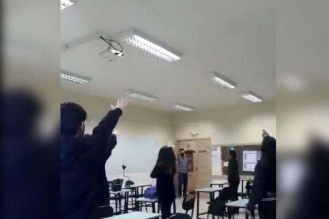 Alunos são suspensos por fazerem saudação nazista em sala de aula - Redes sociais/Reprodução